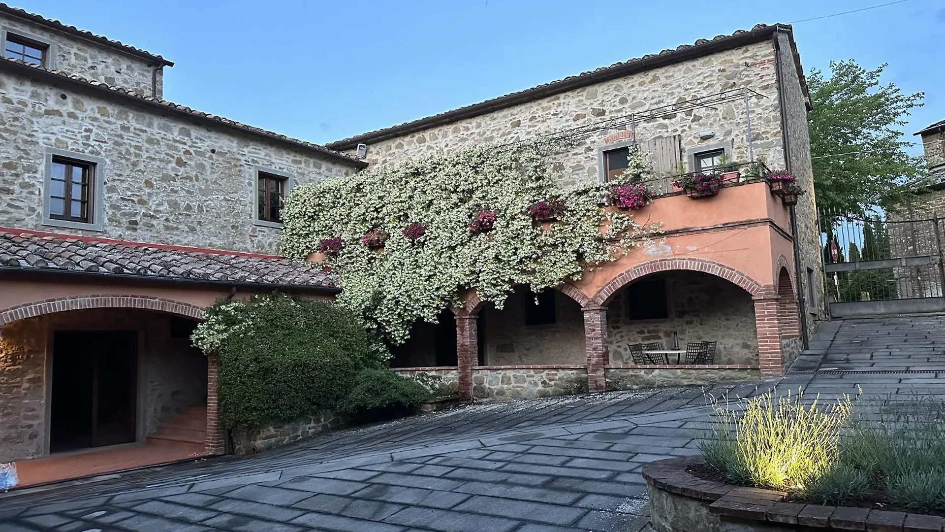Apartament Monastero Кортона 0*,